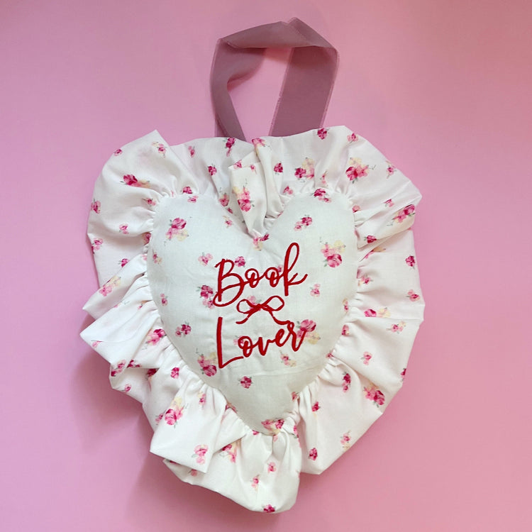 Book Lover Heart wall hanging