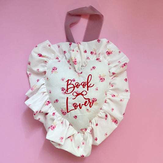 Book Lover Heart wall hanging
