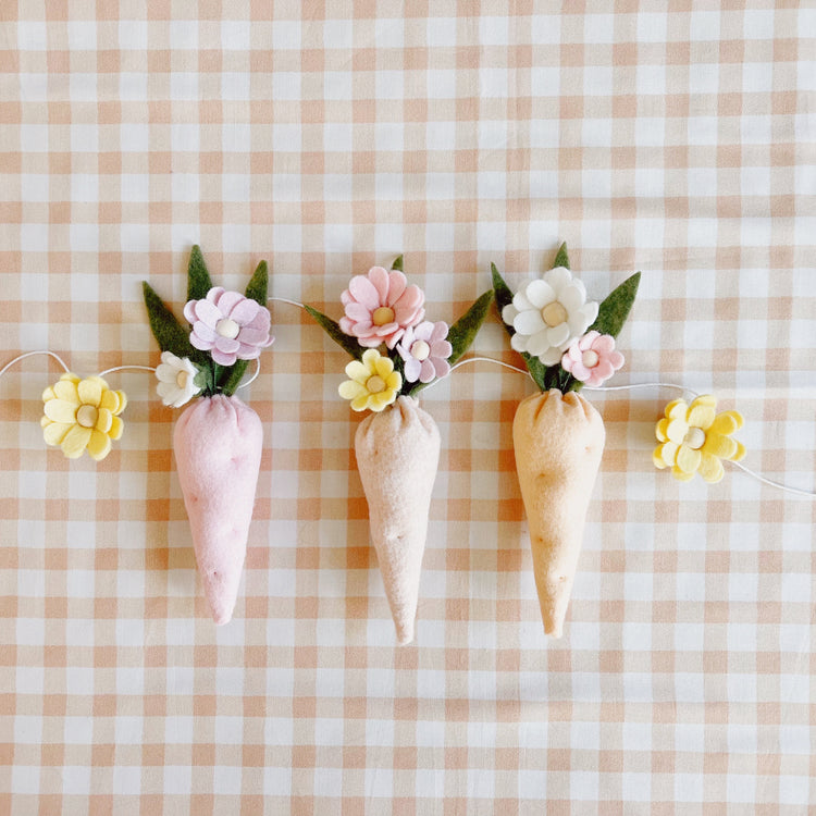 Blooming Carrots Garland